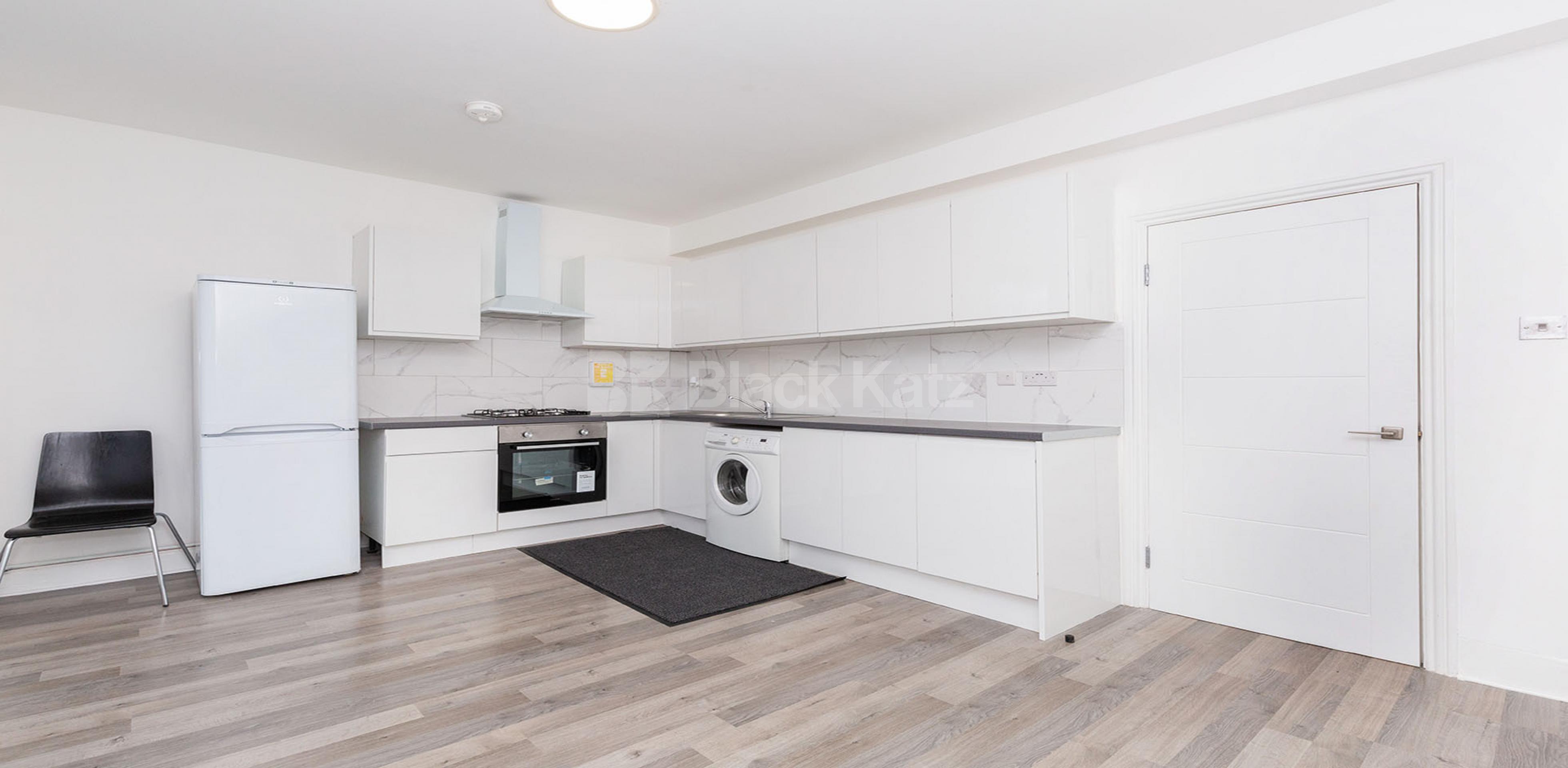 			3 Bedroom, 2 bath, 1 reception Apartment			 Portland Gardens, Harringey N4 N4